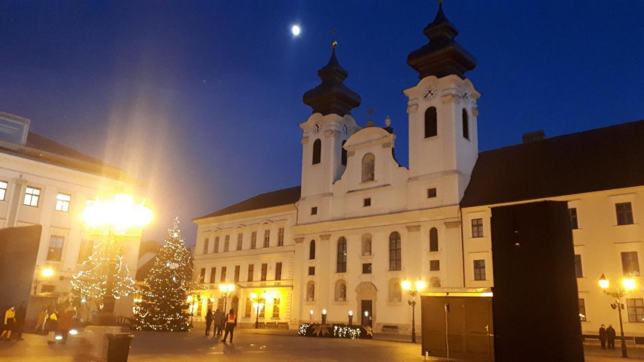 Soda apartman Gyor Bagian luar foto
